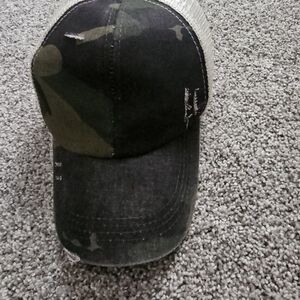 Trucker hat ponytail camo